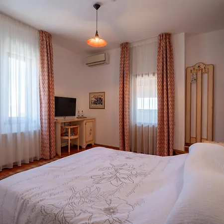 Casa Cranta 4* Brašov