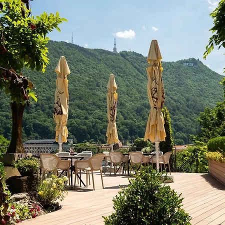 卡萨克兰塔酒店 酒店