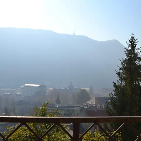 Casa Cranta 4* Brasov